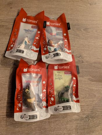 Lot tonies 