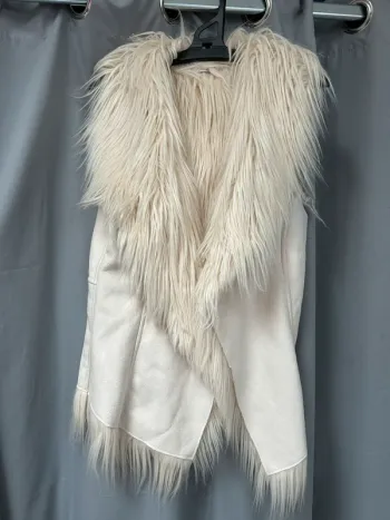 Veste fausse fourrure
