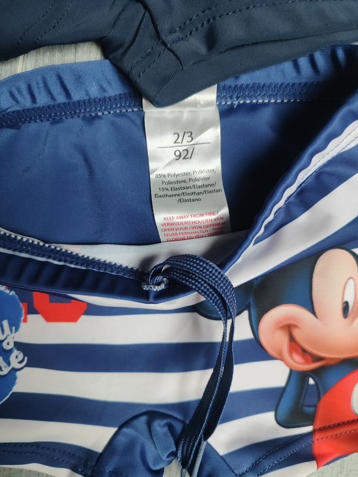 Lot 2 maillot de bain en 2/3 ans et 4 ans - photo numéro 2