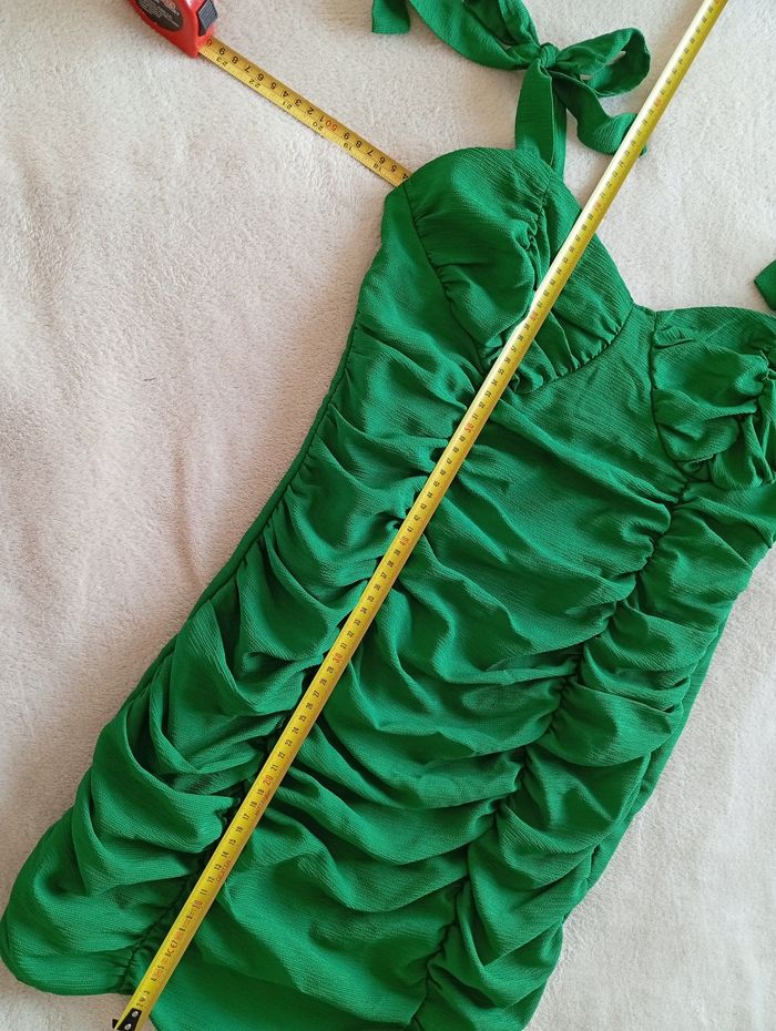 Robe moulante à bretelles. Prettylittlething 4244 - photo numéro 10