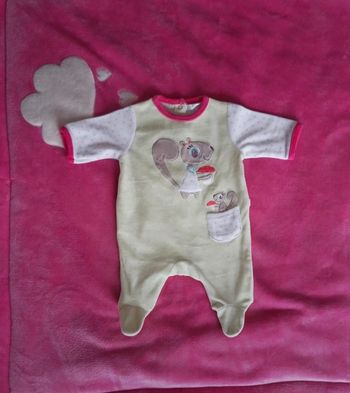 Pyjama Kiabi taille 1 mois en très bon état