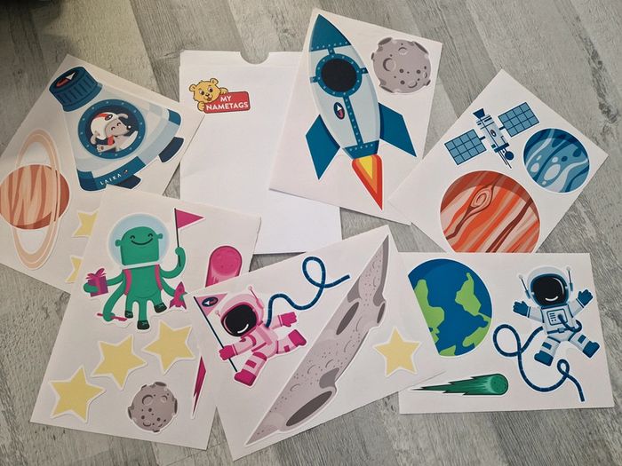 Stickers autocollants muraux l'espace
