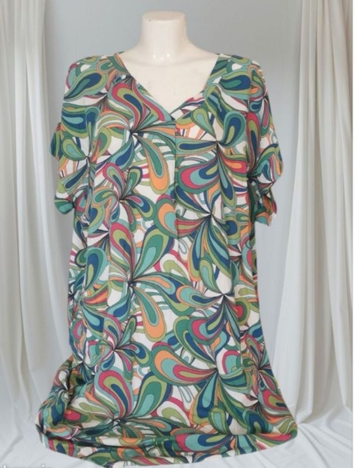 💚🤍Jolie Robe Légère Laura Torelli 💚🤍