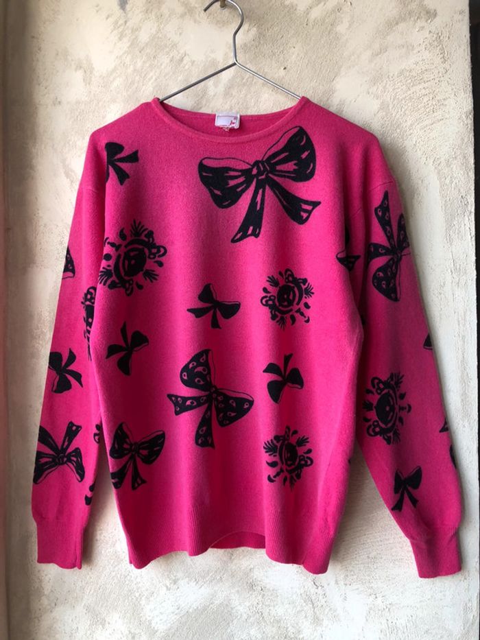 Joli pull rose à motifs vintage M