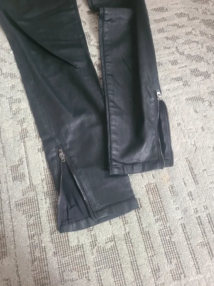 Pantacourt noir simili cuir _ taille XS/34 - photo numéro 3