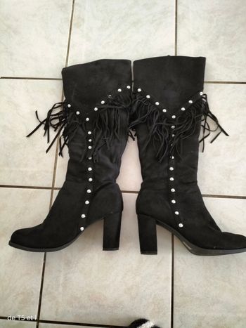Botte neuve noire  avec franges et strass taille 40