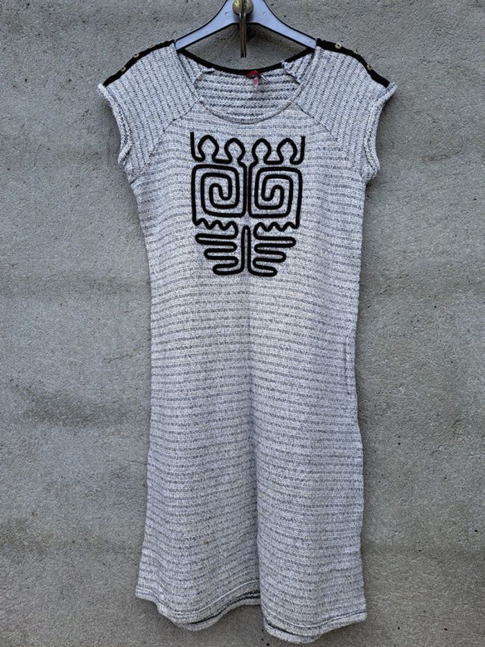Robe grise