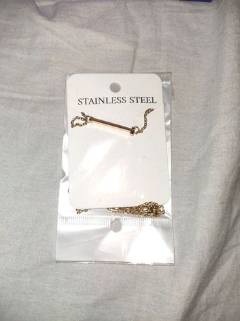 Collier lettre i neuf