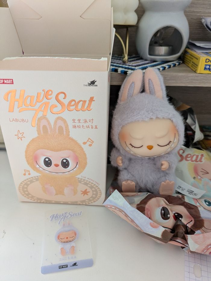 Labubu authentique zizi HAS