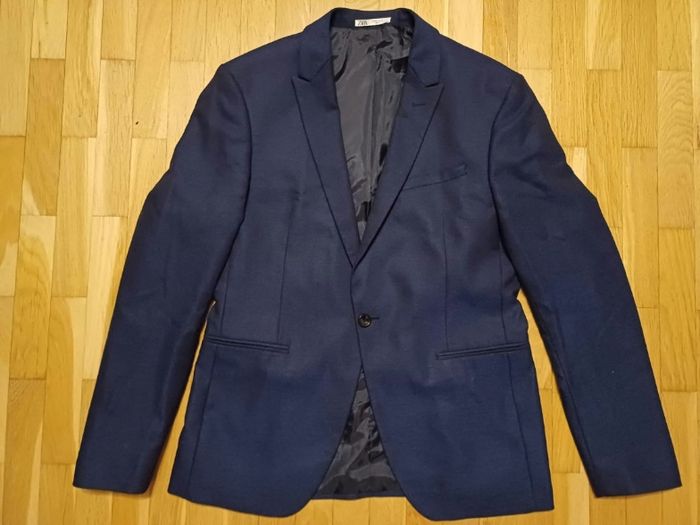 Costume Zara en très bon état - photo numéro 2