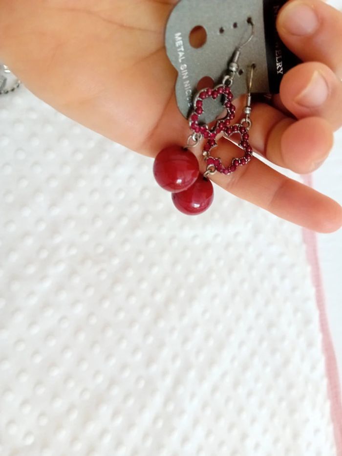 Paire de boucles d'oreilles 🌼🤍 - photo numéro 4