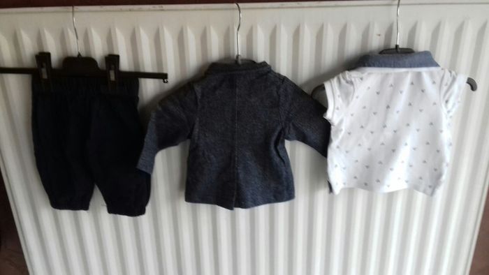 Ensemble / Tenue 3 pièces neuf garçon 1 mois - photo numéro 4