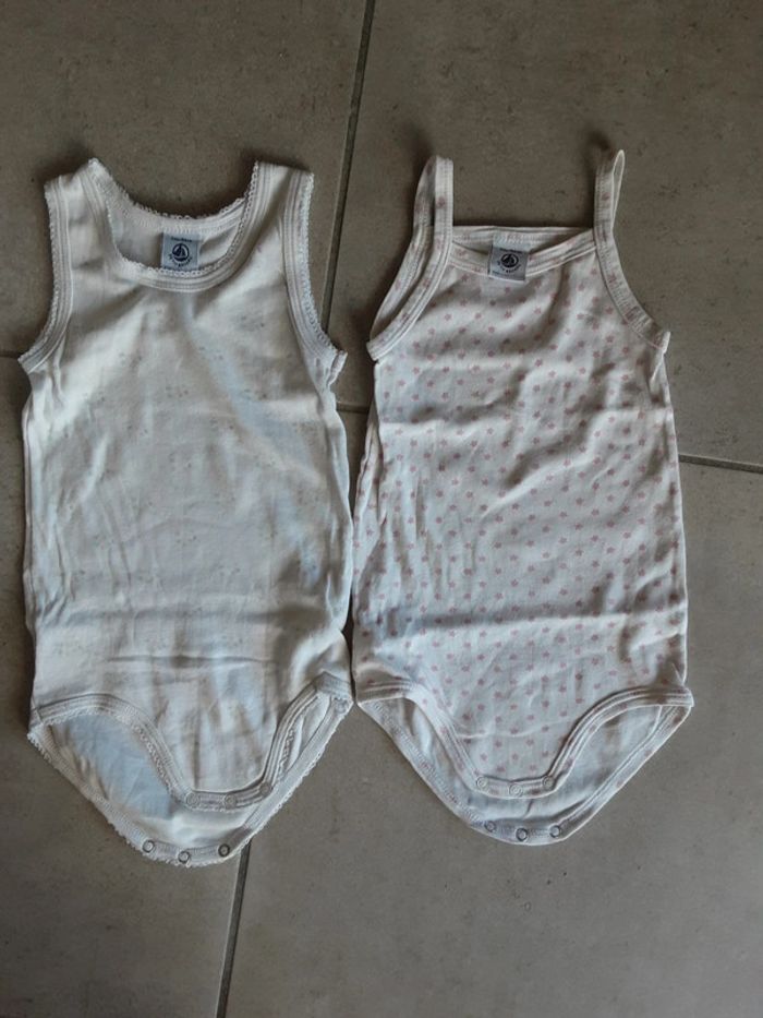 2 body été étoile et fleur T. 24 mois