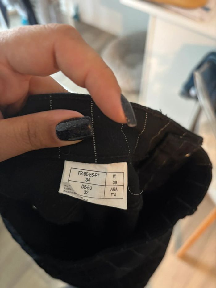 Jean noir à rayures blanches - taille 34 - photo numéro 4