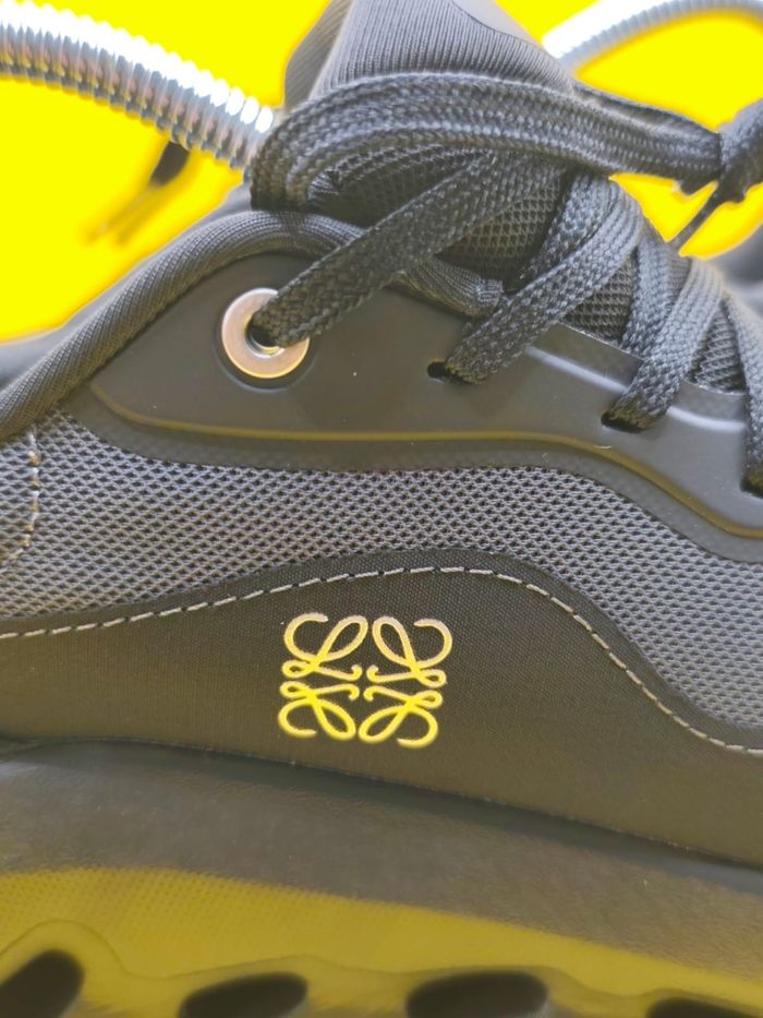 Baskets  Loewe on cloud taille 39 noir neuve - photo numéro 2