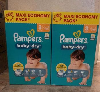 2 cartons de couches Pampers taille 3