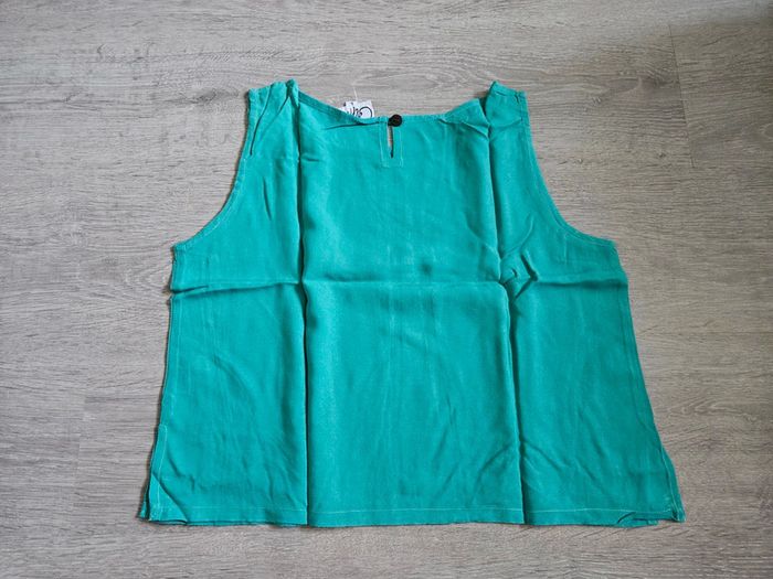 T-shirt débardeur femme sans manche taille L - photo numéro 2