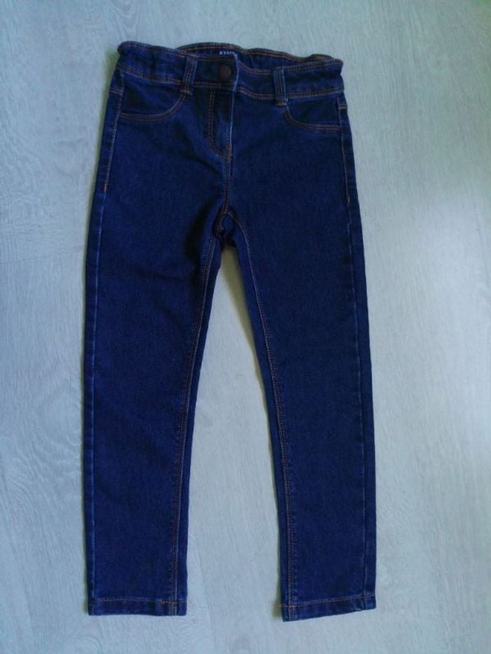 pantalon fille 5 ans, très bon état