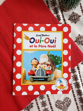 Livre oui-Oui et le père noël