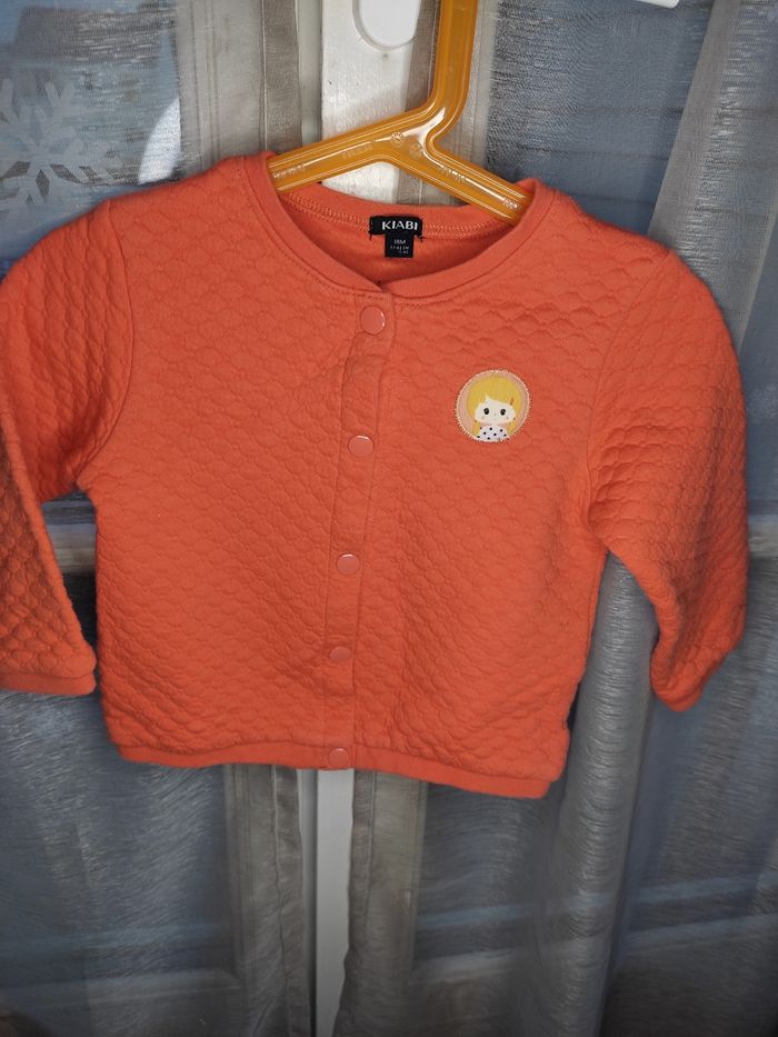 Un lot tee shirt et gilet - photo numéro 6