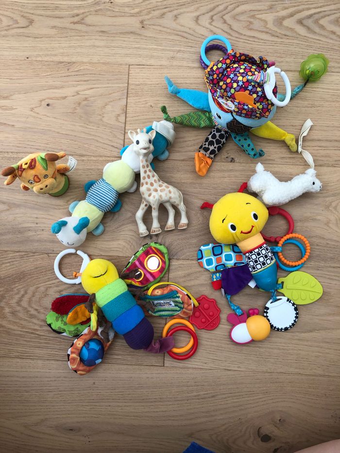 Lot jouets d’éveil ou à l’unité