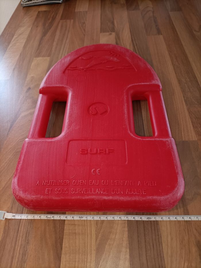 Planche plastique natation rouge