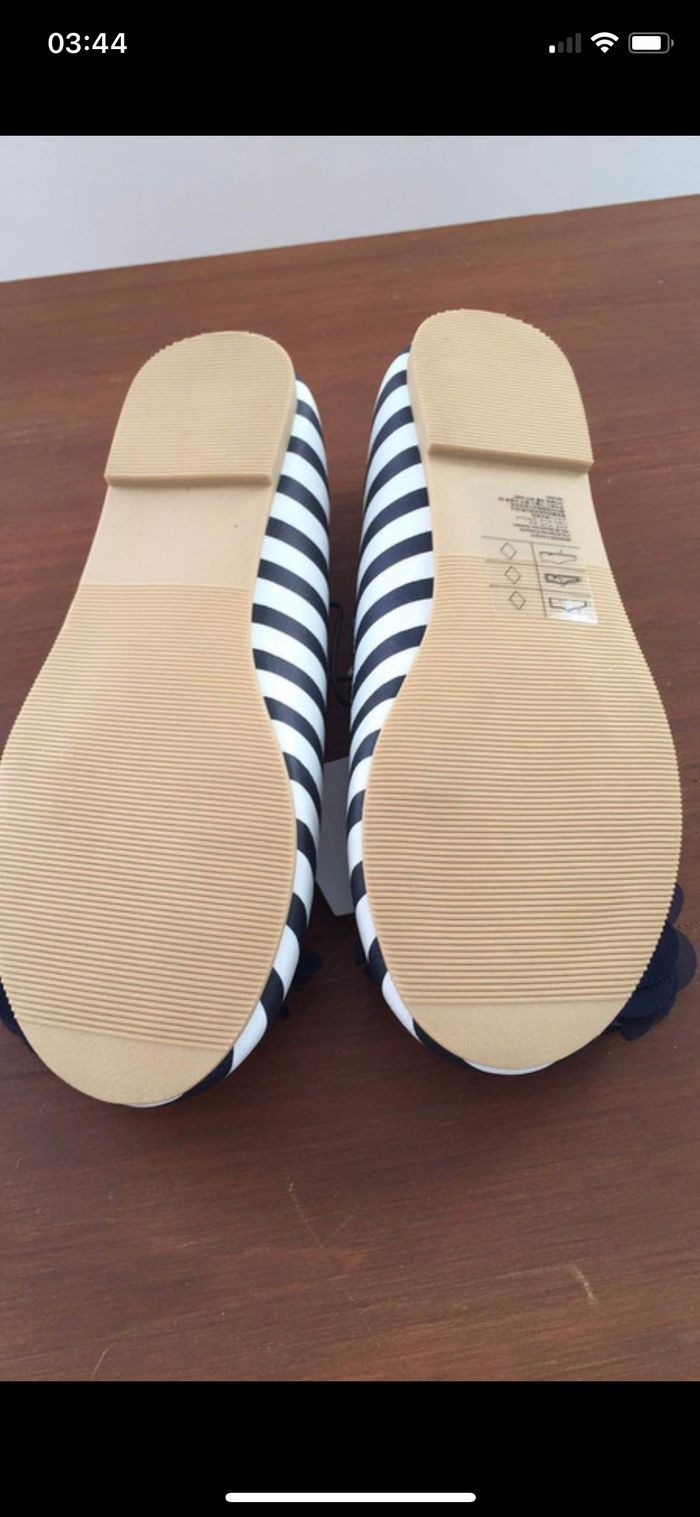 Ballerines rayées avec fleurs H&M - photo numéro 2