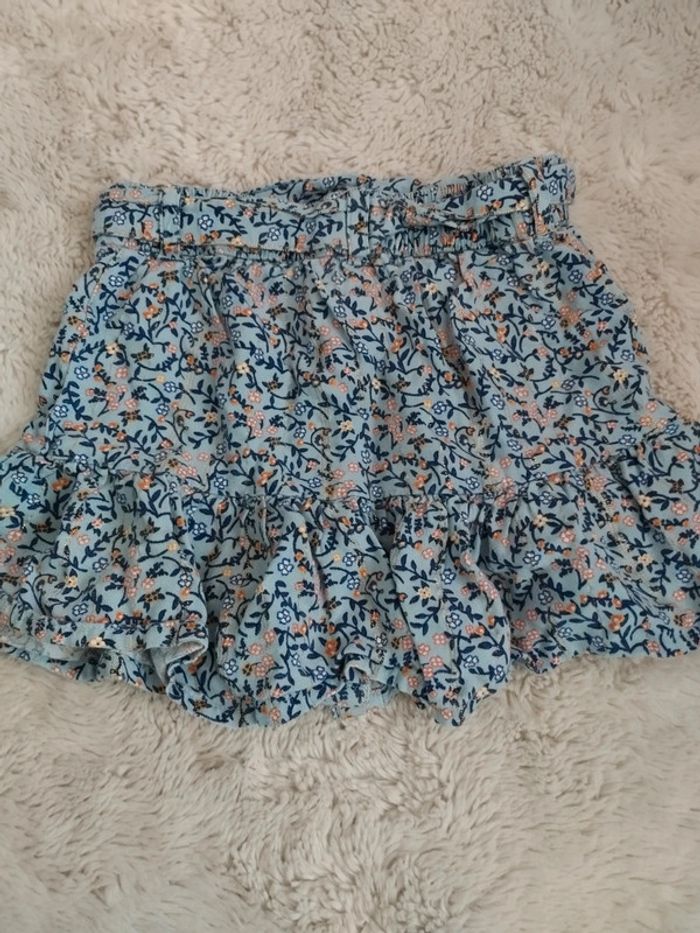 Jolie jupe taille 4 ans - photo numéro 2