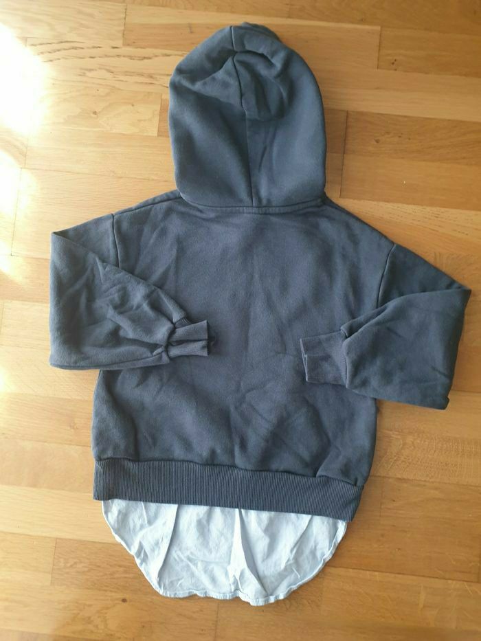 Sweat à capuche  Mes souvenirs de ballet 10 ans Zara effet chemise qui depasse - photo numéro 3