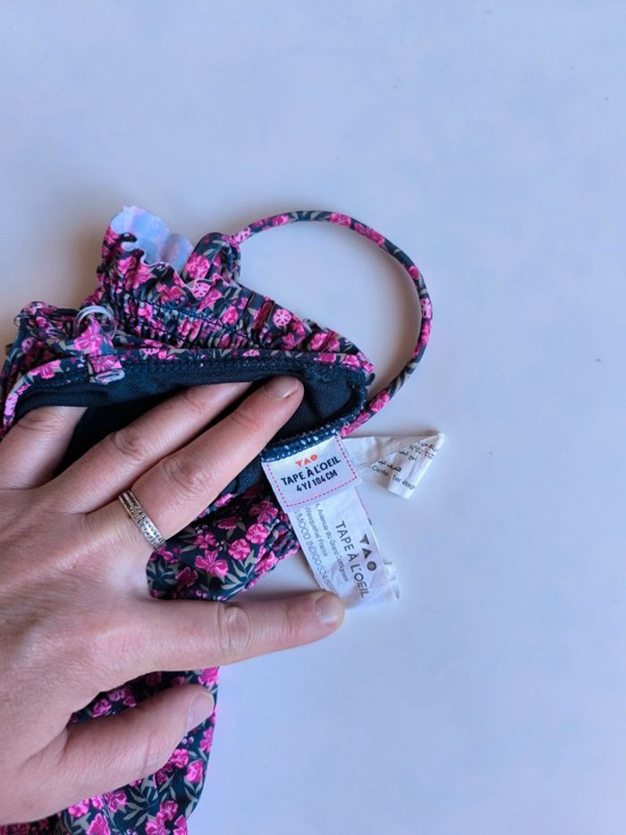 Maillot de bain tape à l'oeil taille 2 ans en excellent état - photo numéro 4