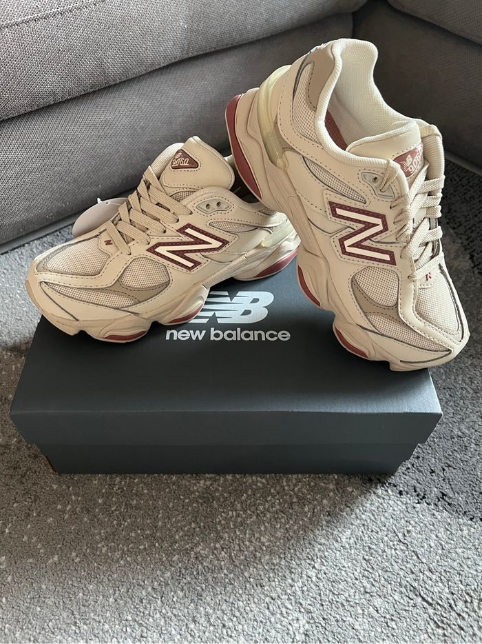 New Balance 9060 bonne beige wine