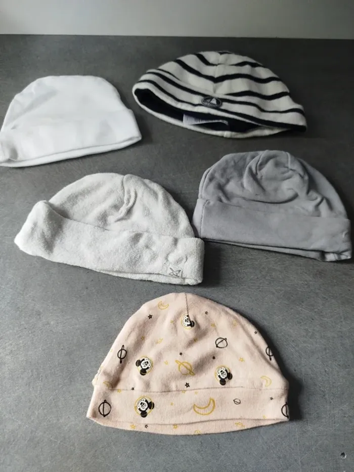 Lot bonnets bébé
