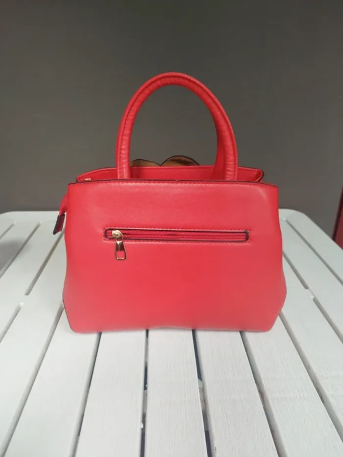 Sac à main avec grosse fleur devant - photo numéro 3