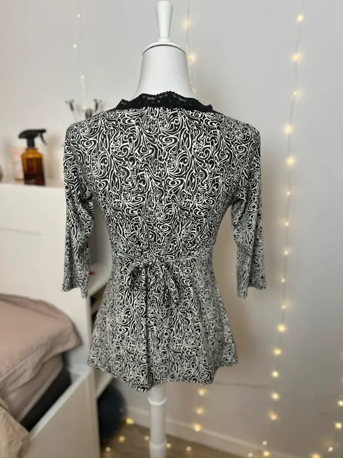 Top vintage cintré manche 3/4 noir et blanc taille 1 - photo numéro 3