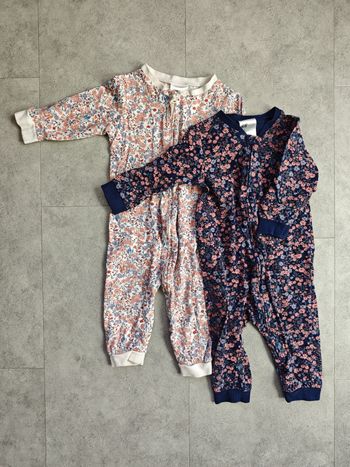 6-9 mois (74 cm) - lot de 2 pyjamas fille zippés (H&M)