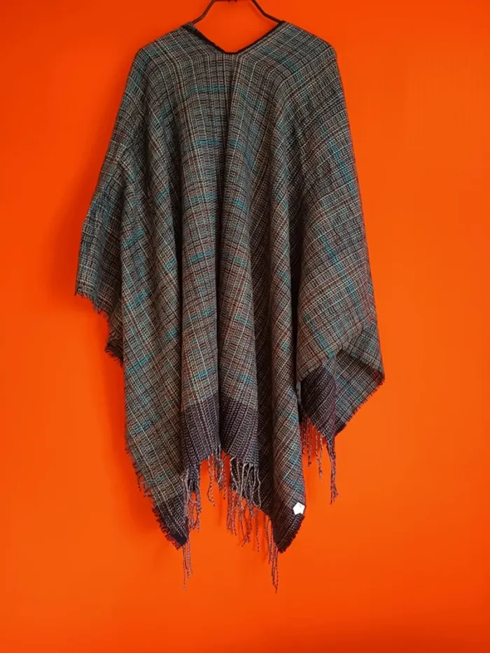 Poncho à franges (A169) - photo numéro 2