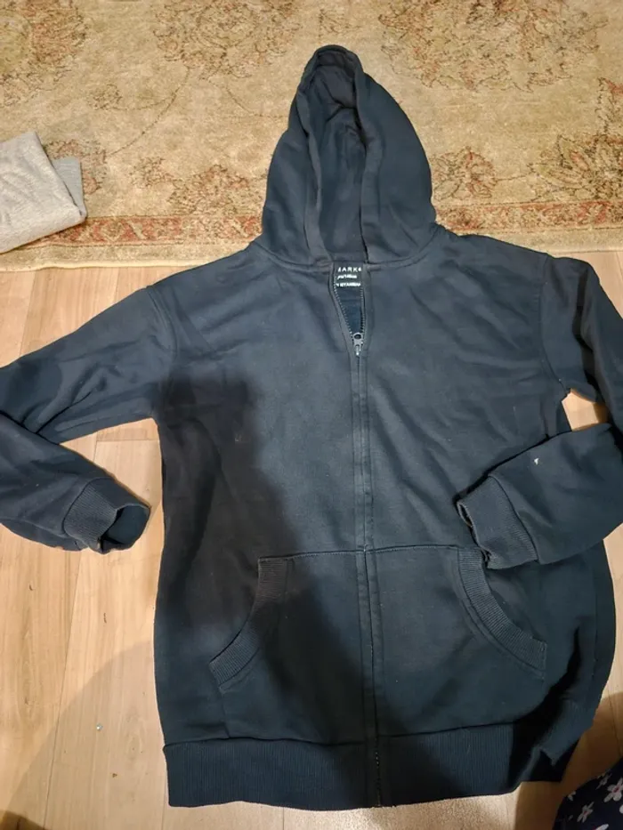 gilet zipe a capuche
