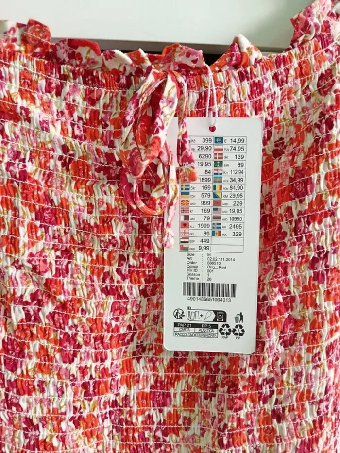 Haut court blanc et rose avec fleurs Taille M - photo numéro 2