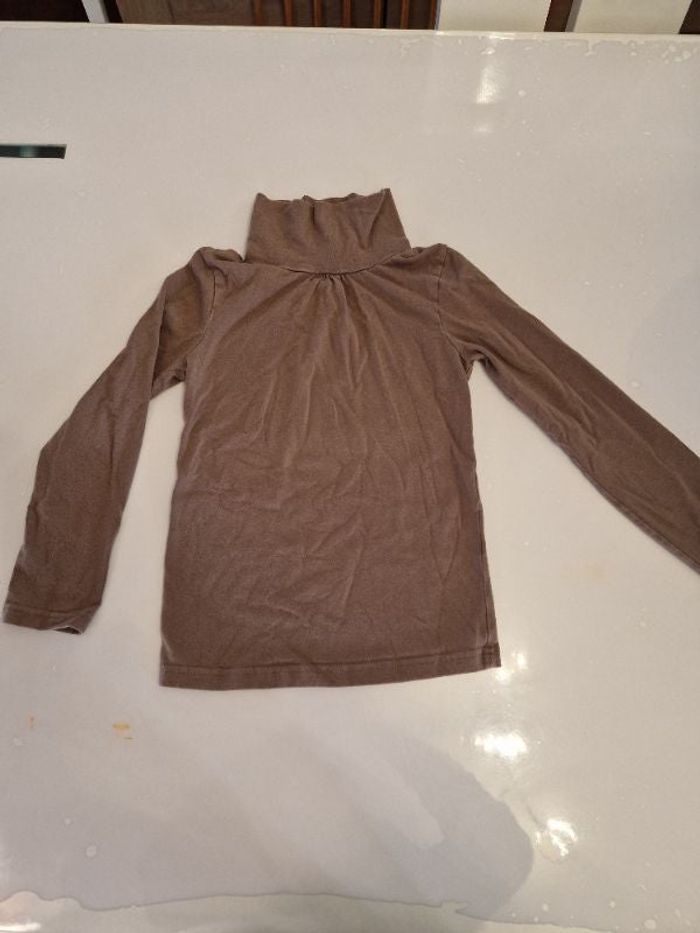 Tee shirt a col roulé 8 ans