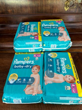 Couche taille 4+ Pampers Baby Dry : 160 Couches (4*40)