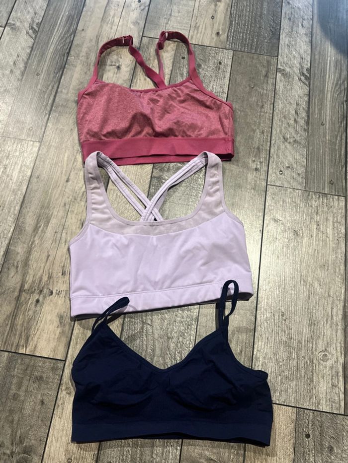 3 brassières taille 32-34