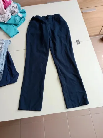 Pantalon Kiabi 14 ans réglable à l'intérieur