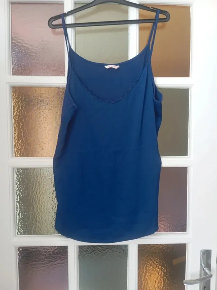 Débardeur bleu marine camaïeu