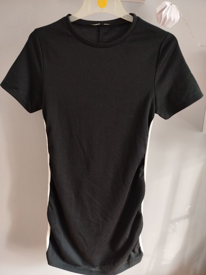 Robe noire taille 36 pull and bear.
