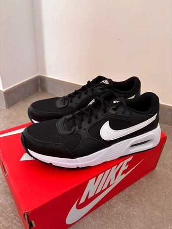 Baskets Nike Air Max Sc Neuves Taille 40