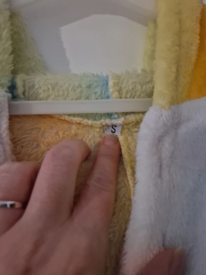 Surpyjama femme licorne à bouton avec capuche multicolore taille S TBE - photo numéro 2