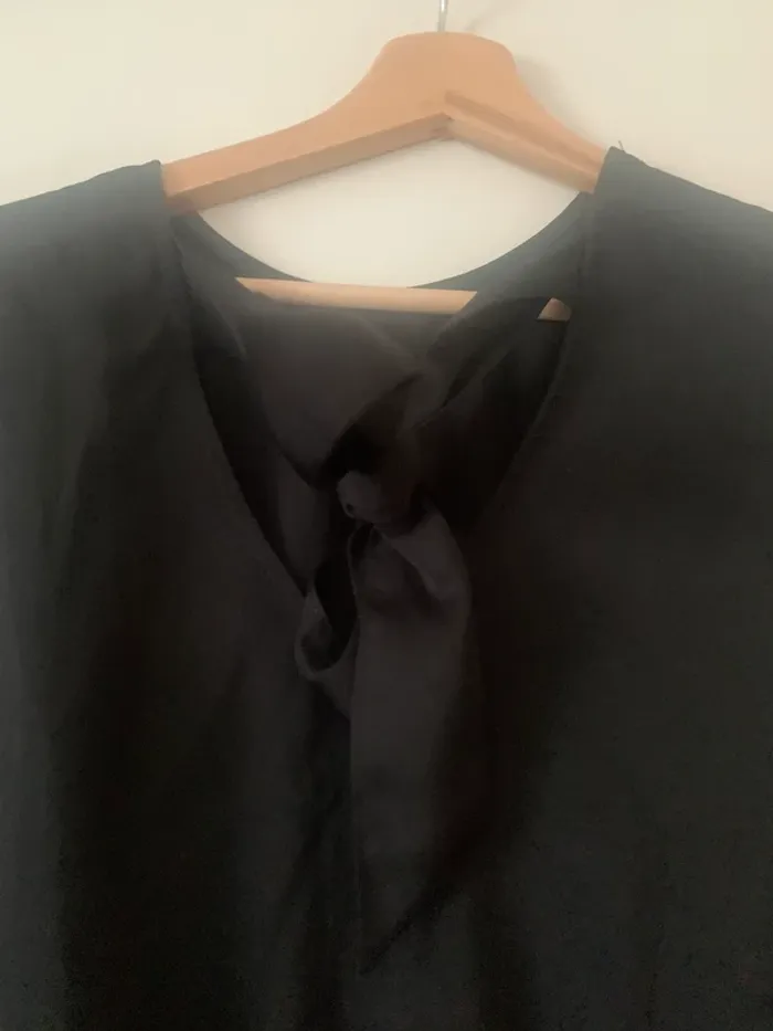 Haut noir - photo numéro 2