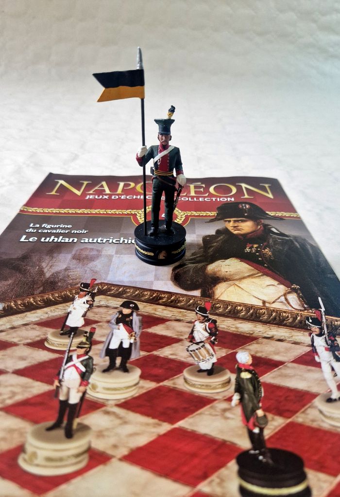 Figurine  , Napoléon , jeux d'échec de collection  , numéro 15 , Le uhlan autrichien