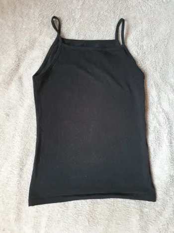 Débardeur noir Kiabi taille 10 ans