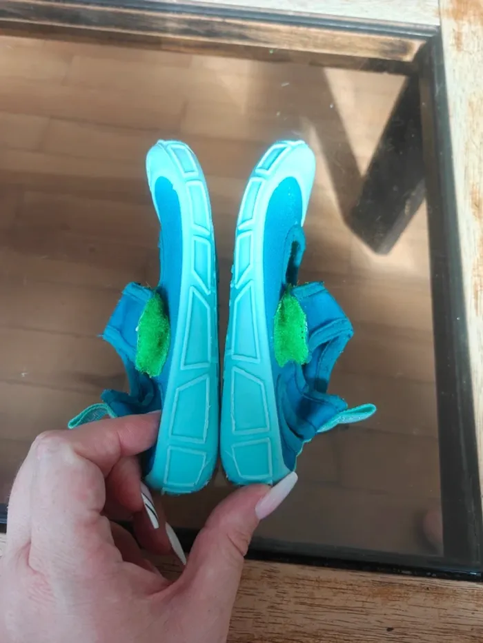 Chaussures de piscine ou plage - photo numéro 4